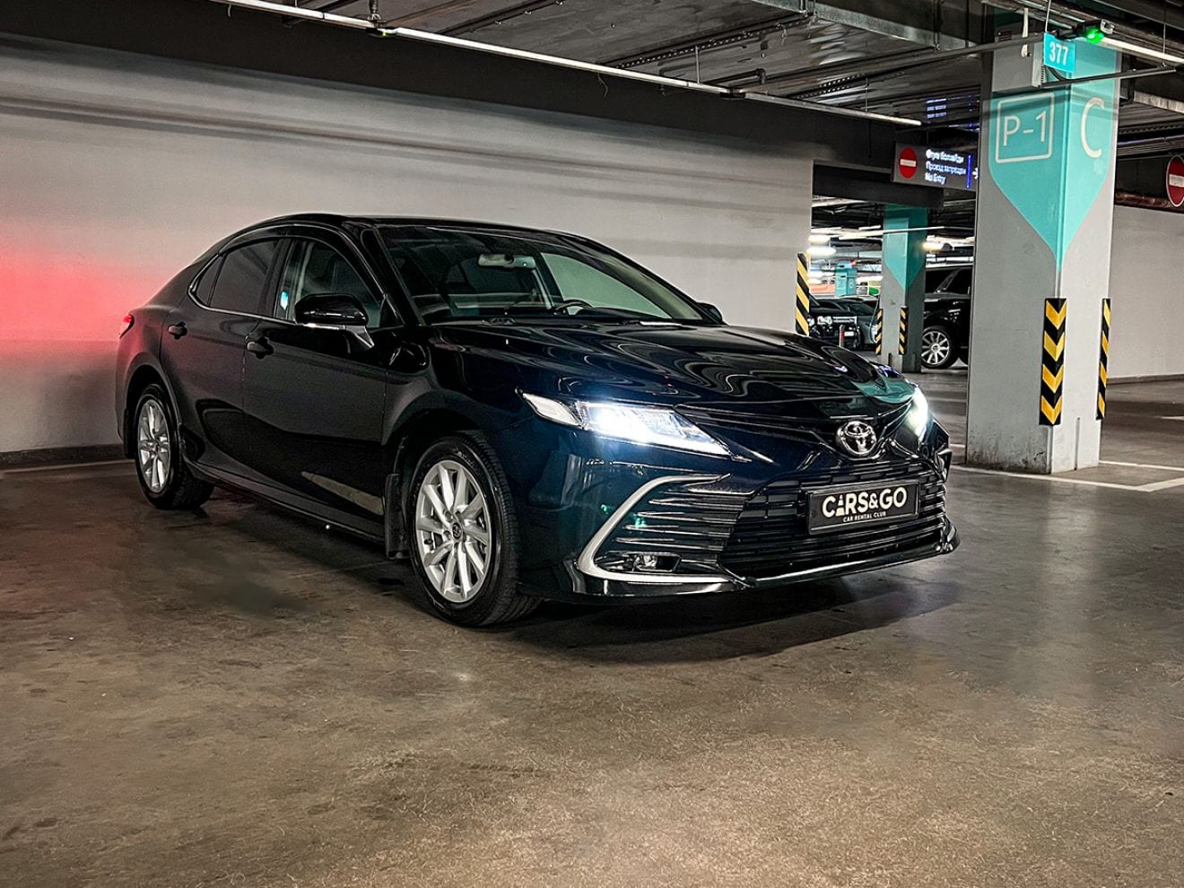 Toyota Camry 2021 — фото 2