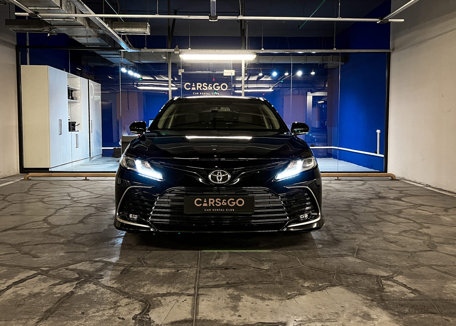 Toyota Camry 2021 — фото 2