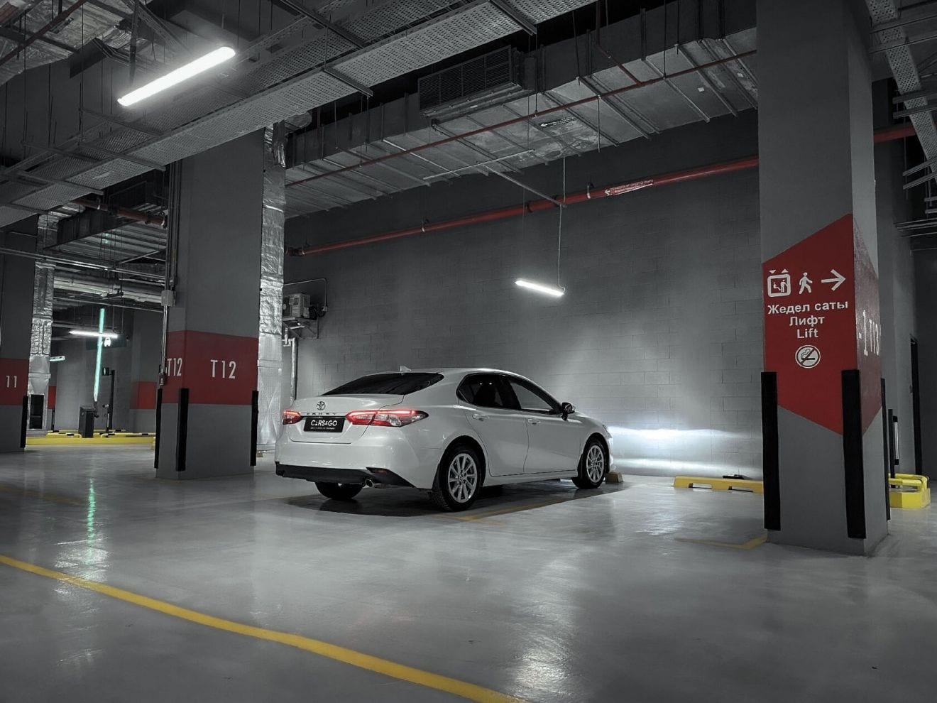 Toyota Camry 2019 — фото 2
