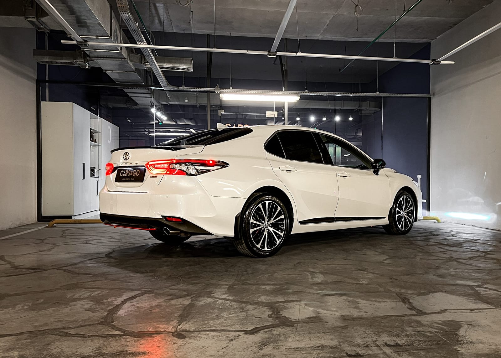 Toyota Camry 2021 — фото 4
