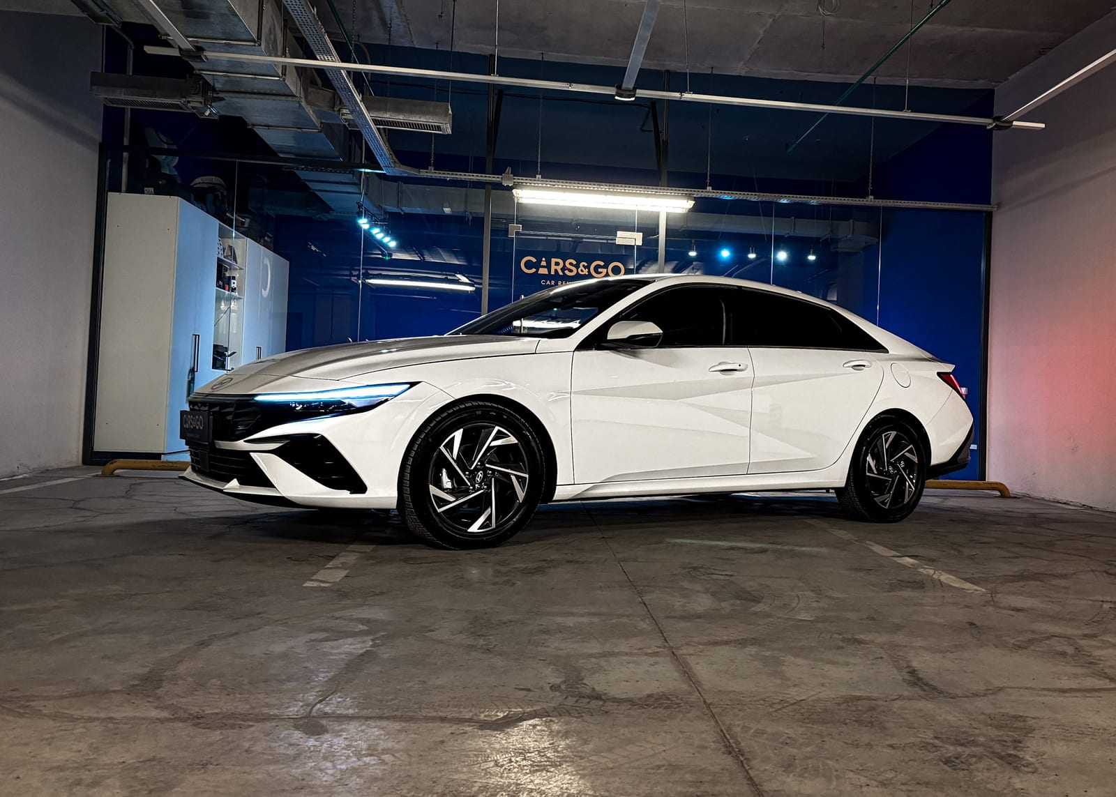 Hyundai Elantra 2023 — аренда от 28000 Br/сутки