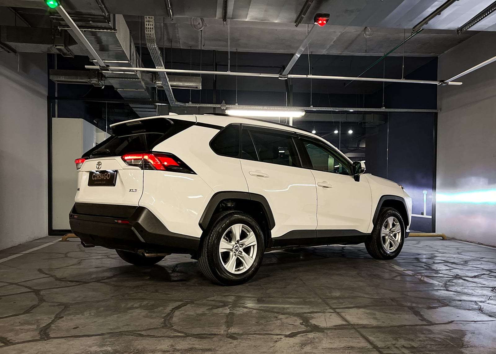 Toyota RAV4 2019 — фото 2