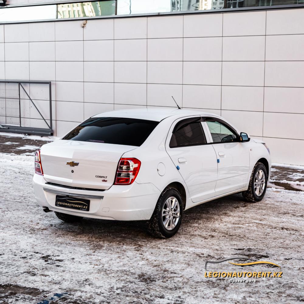 Chevrolet Cobalt — фото 3