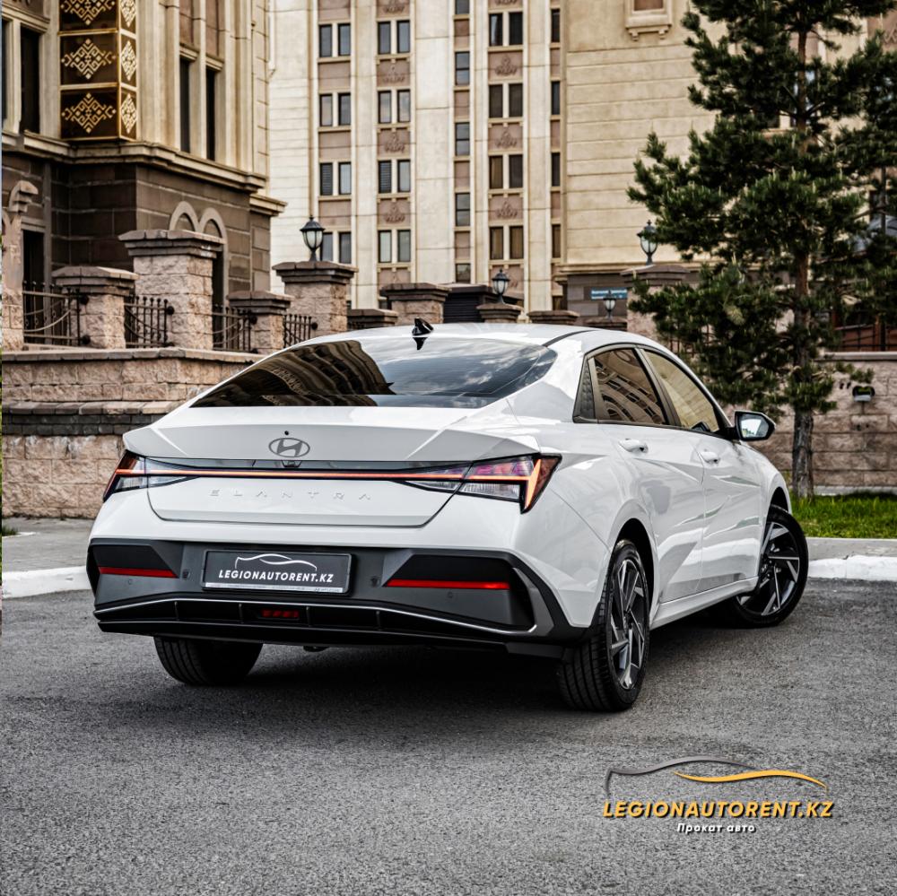 Hyundai Elantra — фото 2