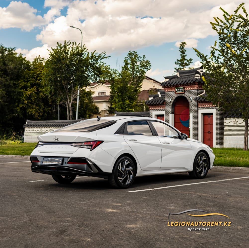 Hyundai Elantra — фото 2