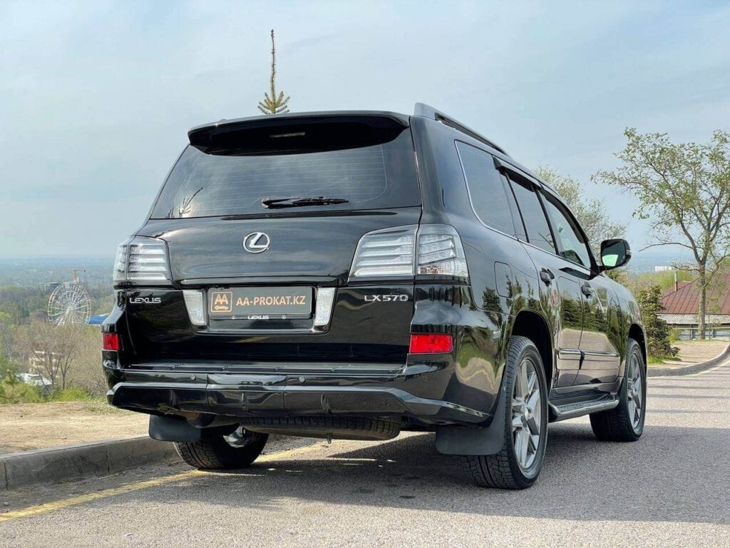 Lexus LX570 F-Sport 2015 — фото 2