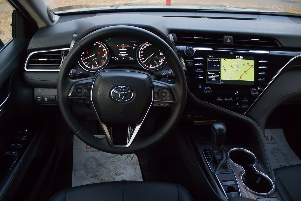 Toyota Camry 70 2019 — фото 2