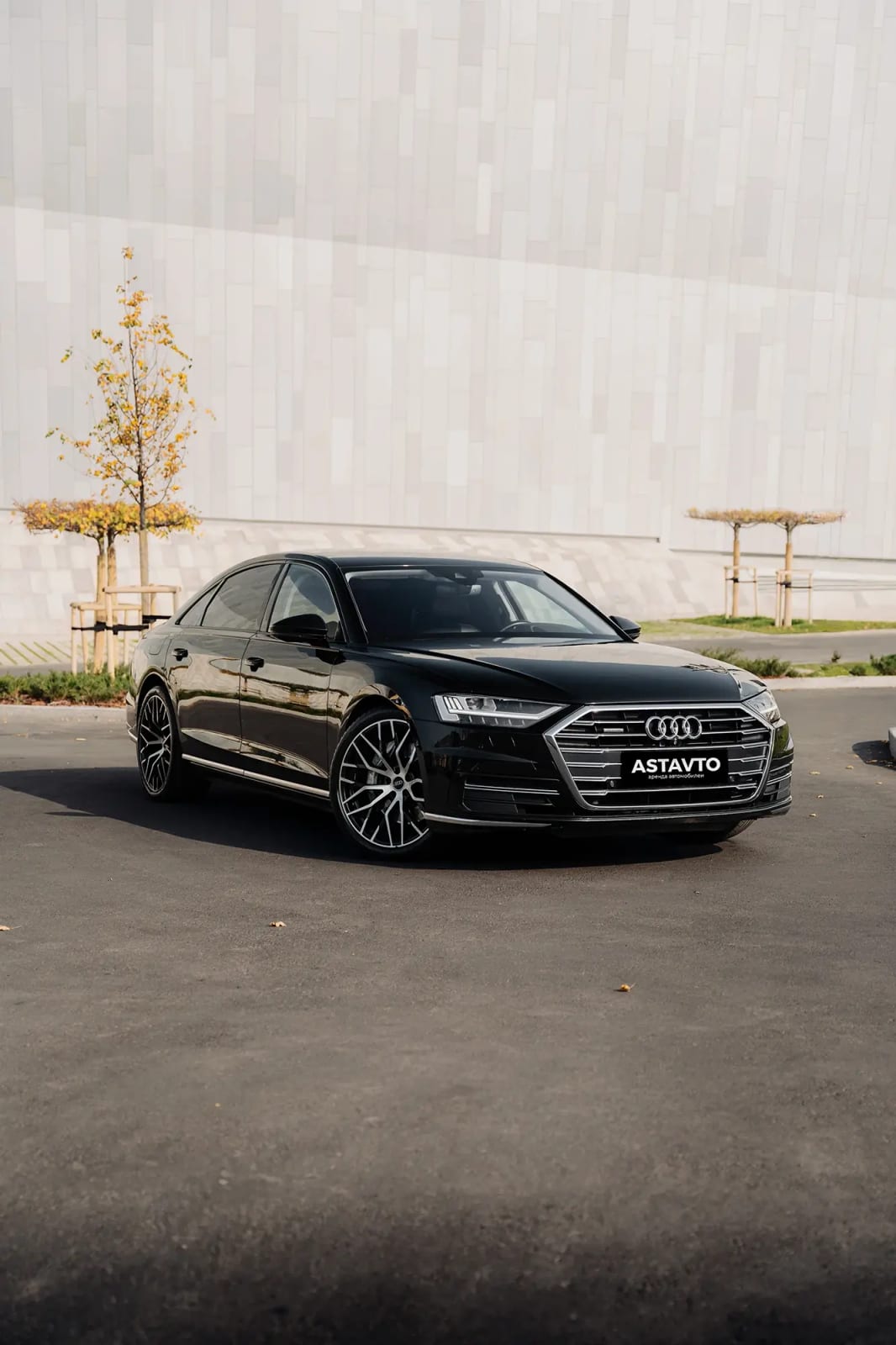 Audi A8 2021 — аренда от 200000 Br/сутки