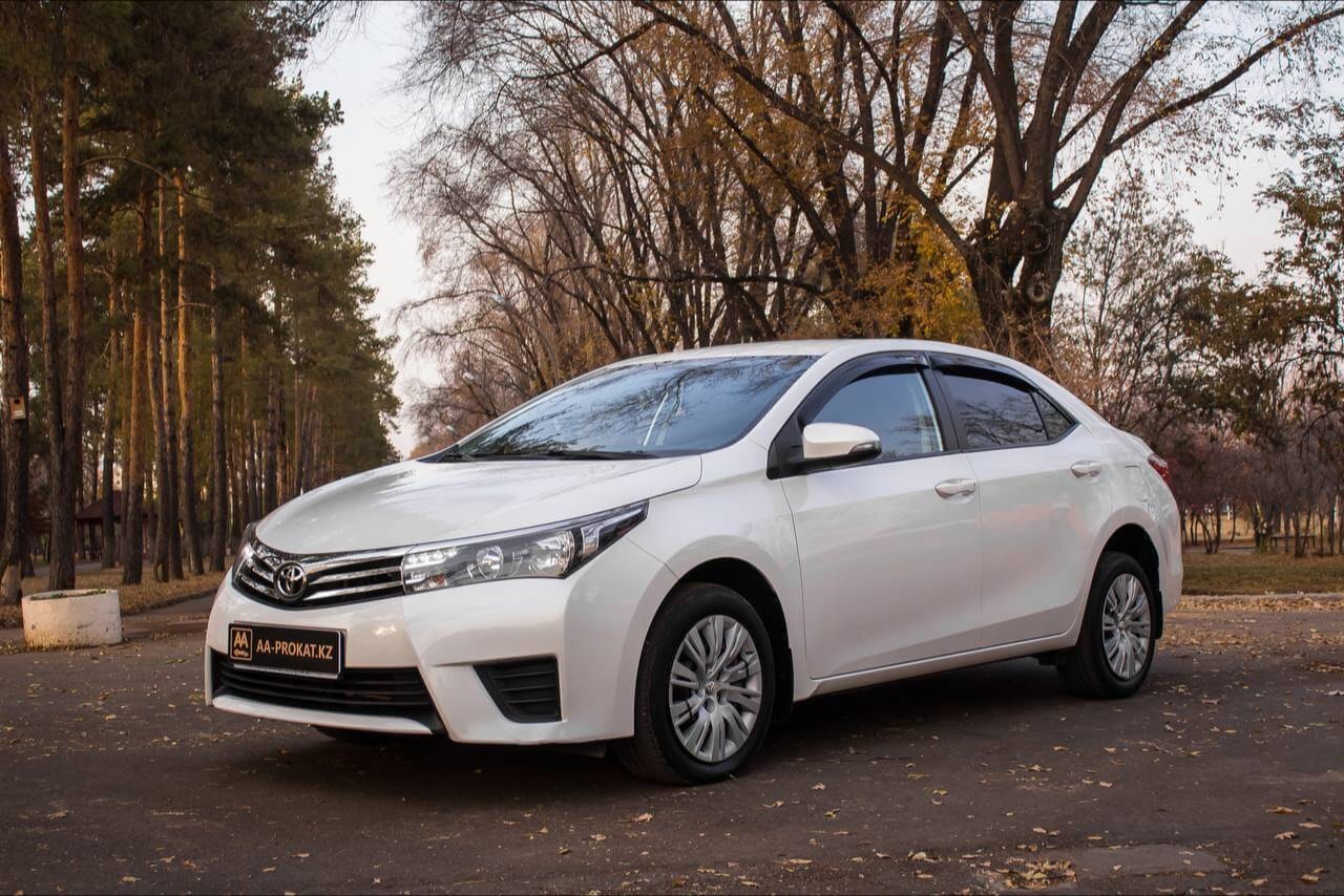 Toyota Corolla 2015 — фото 2