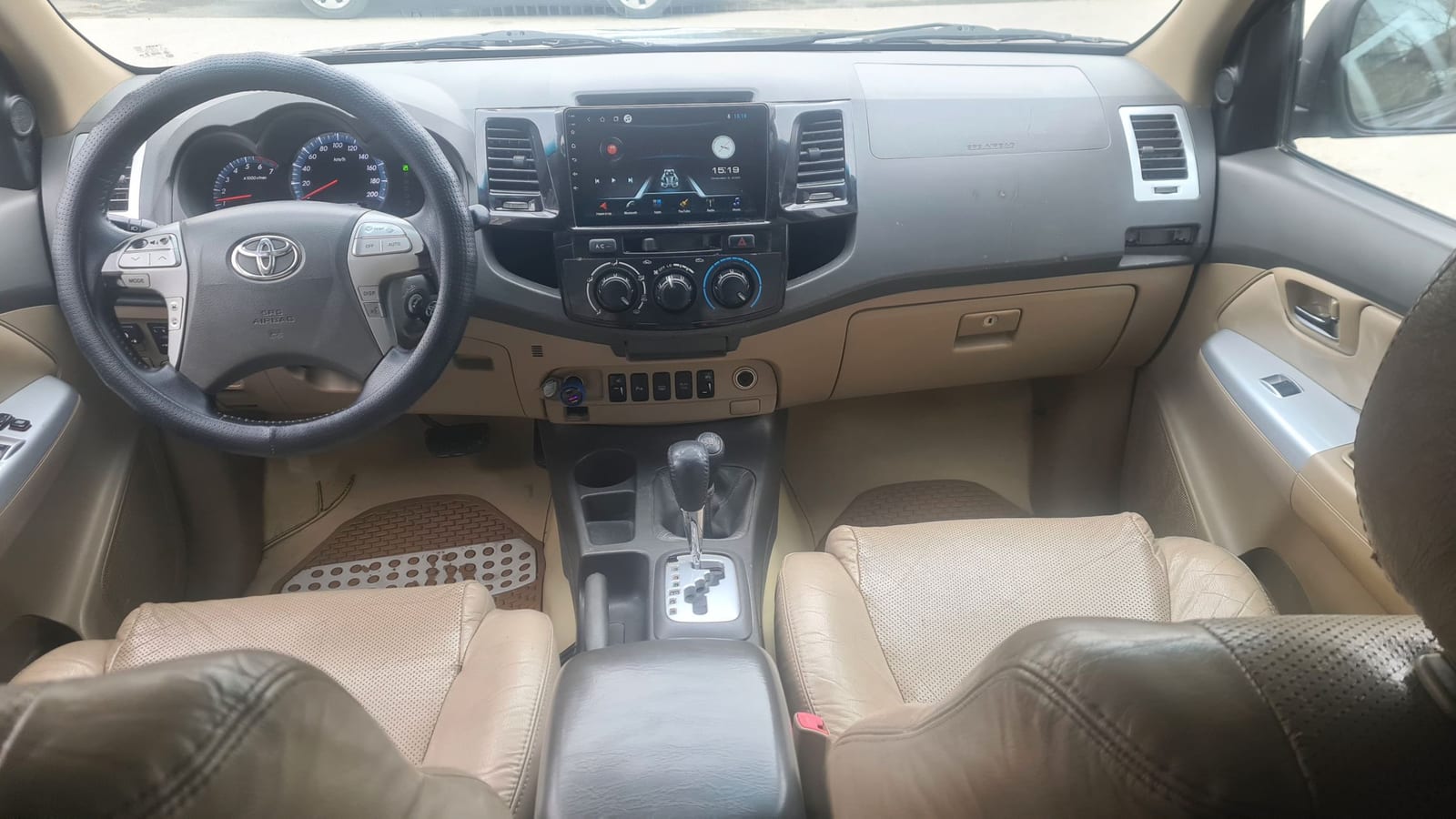 Toyota Fortuner 2012 — фото 4