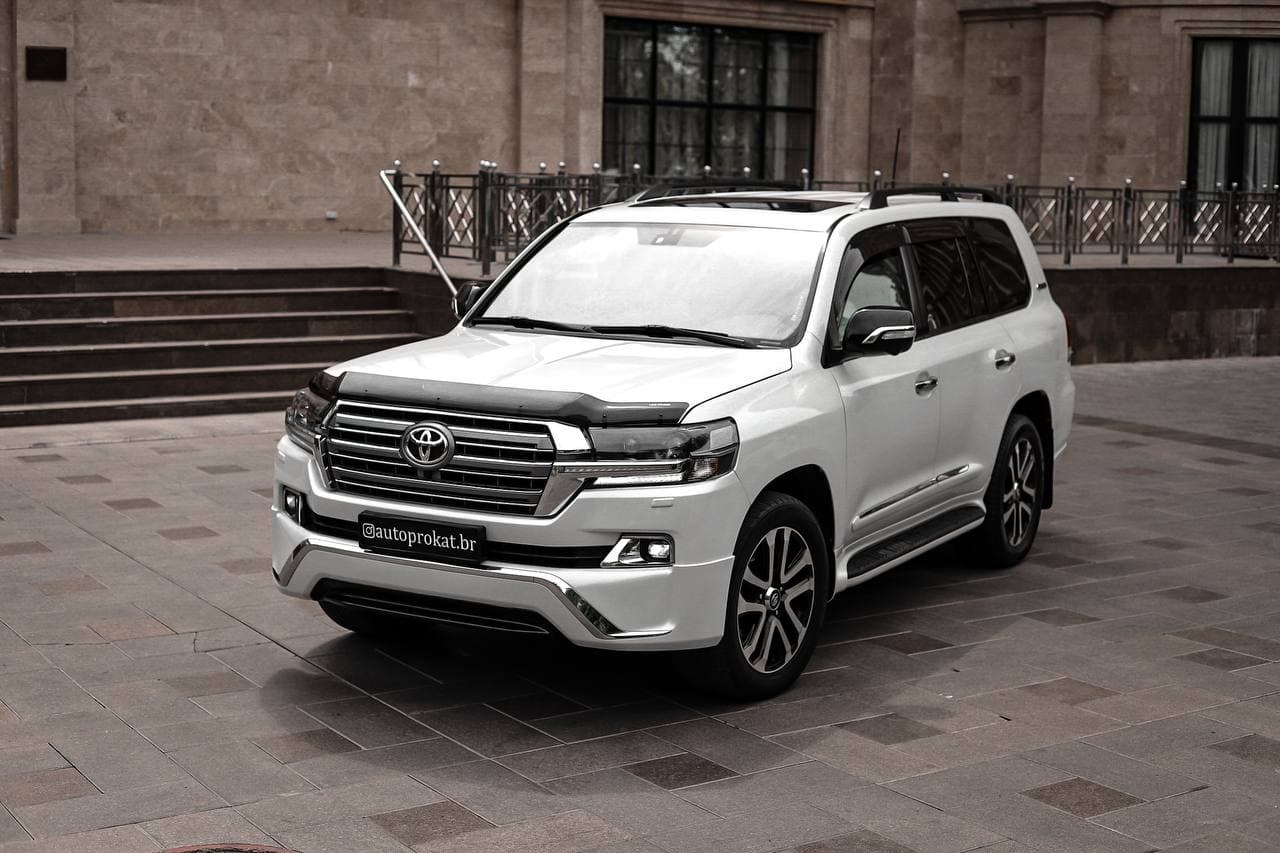 Toyota Land Cruiser 200 — аренда от 65000 Br/сутки