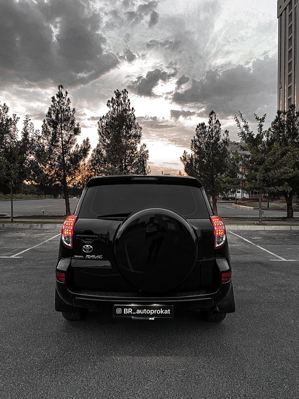 Toyota RAV4 — фото 2