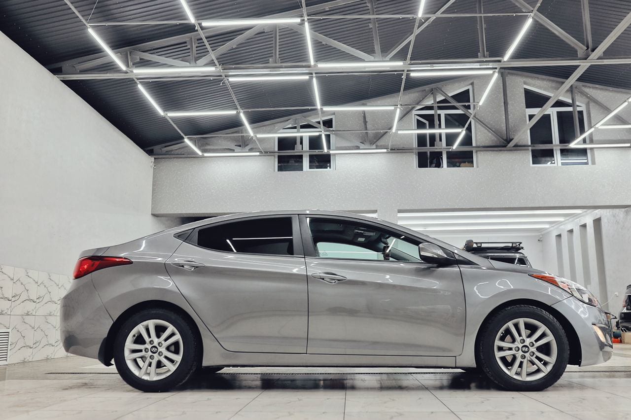 Hyundai Elantra — фото 3