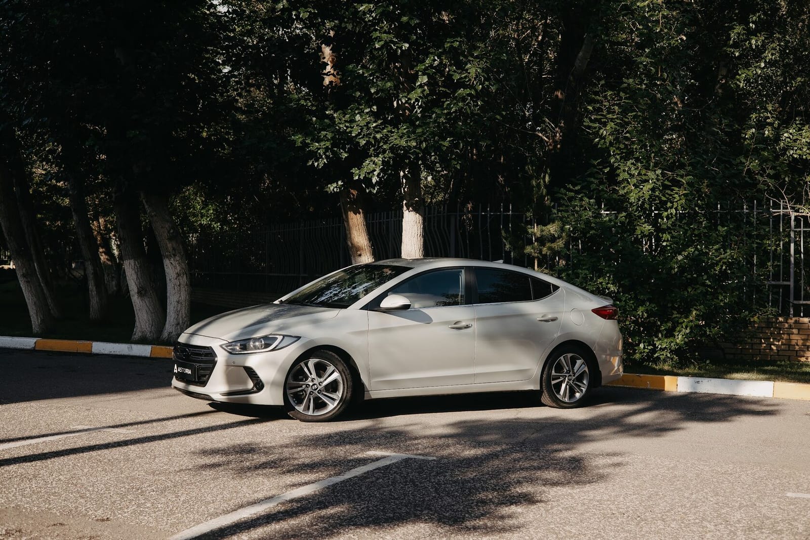 Hyundai Elantra 2017 — аренда от 19500 Br/сутки