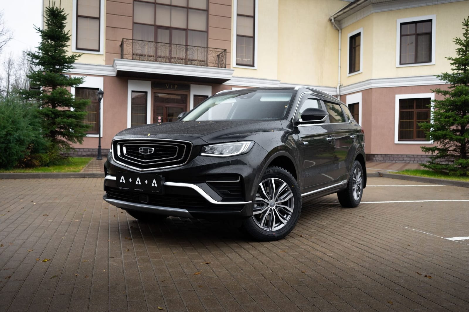 Geely Azkarra 2022 — аренда от 31500 Br/сутки
