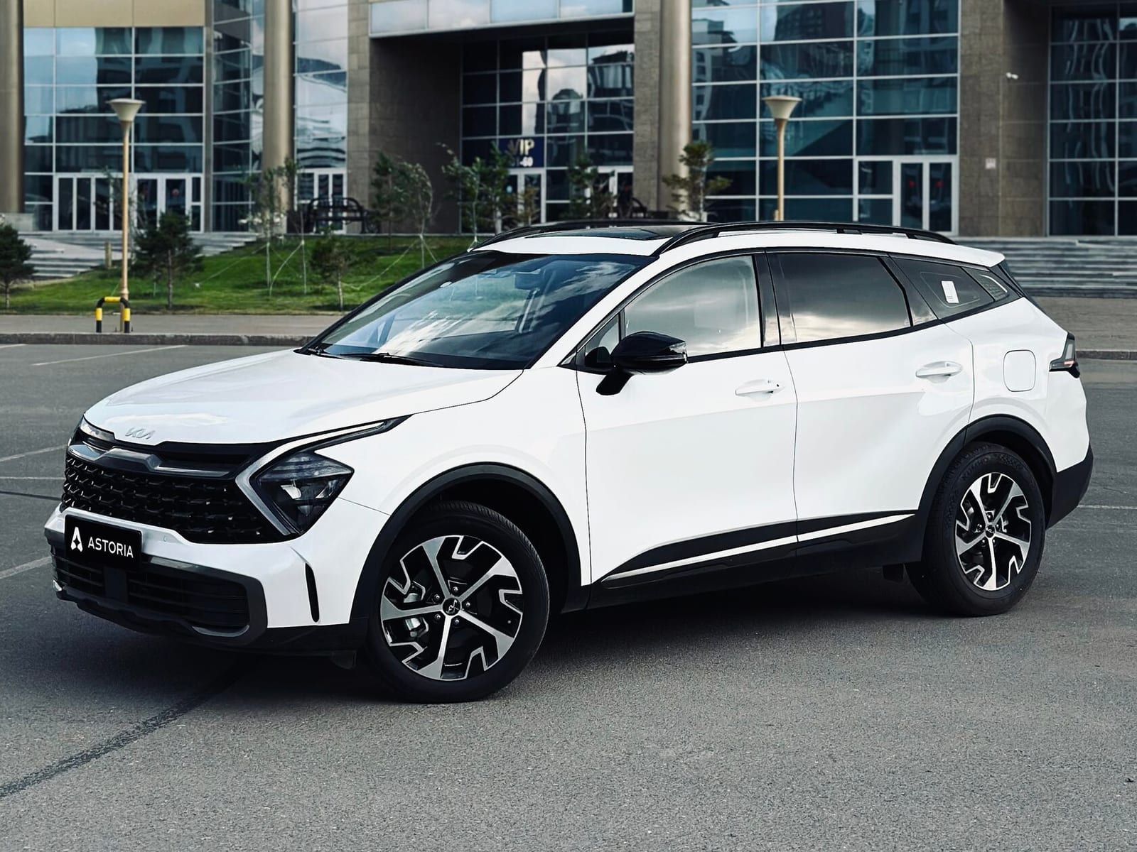 Kia Sportage Luxe 2023 — фото 2