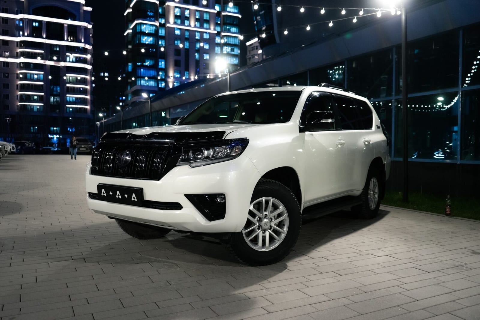 Toyota Prado 150 (7 мест) 2013 — аренда от 50000 Br/сутки