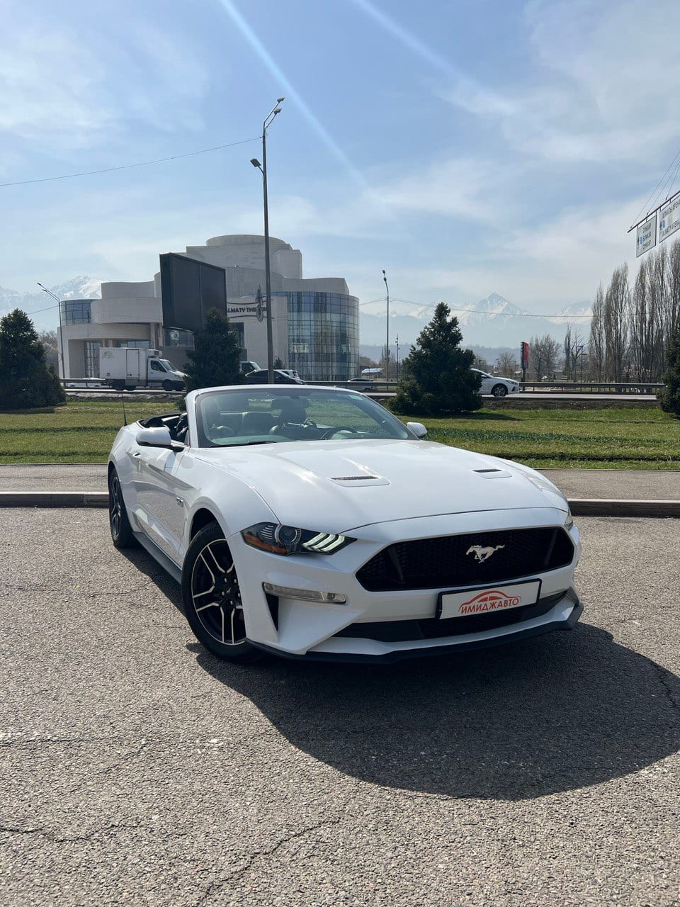 Ford Mustang 2020 — фото 2