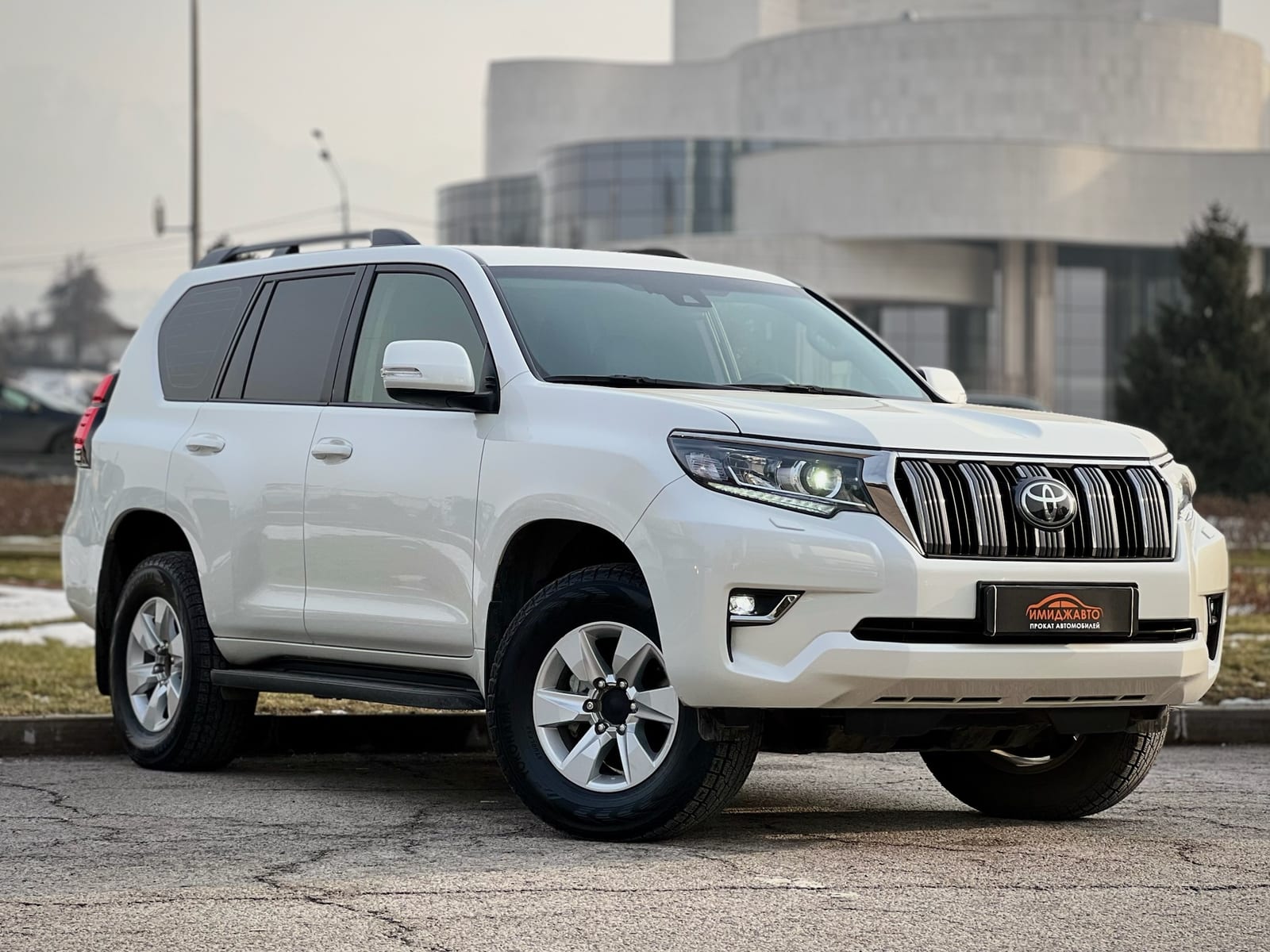 Toyota Land Cruiser Prado 4.0 2022 — фото 2