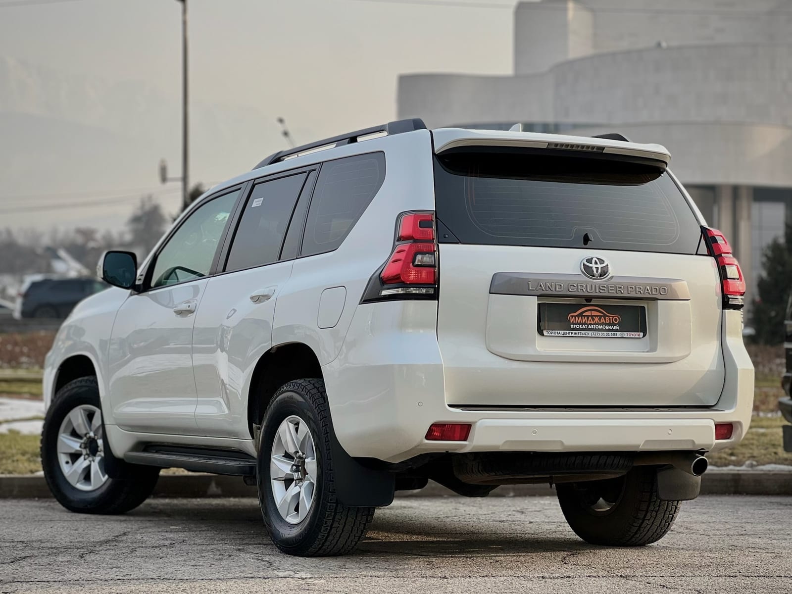 Toyota Land Cruiser Prado 4.0 2022 — фото 4