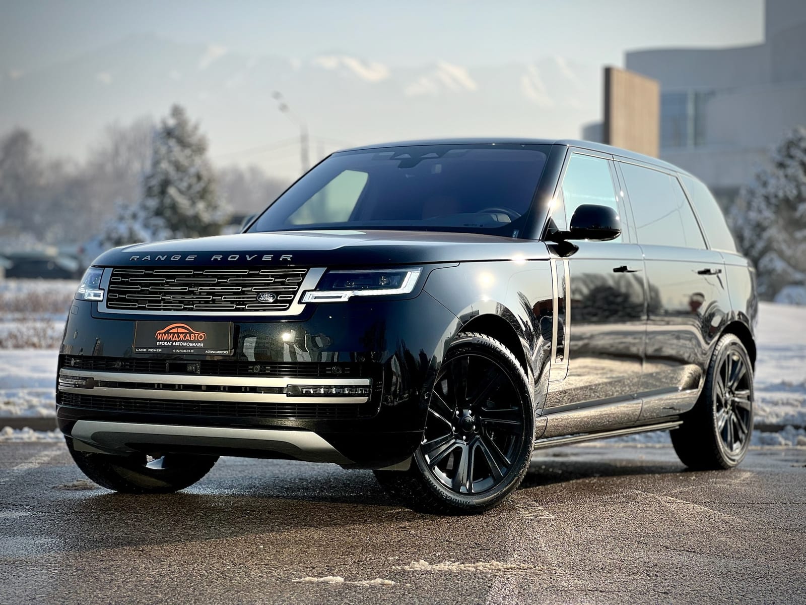 Land Rover Range Rover Vogue 2024 — аренда от 400000 Br/сутки