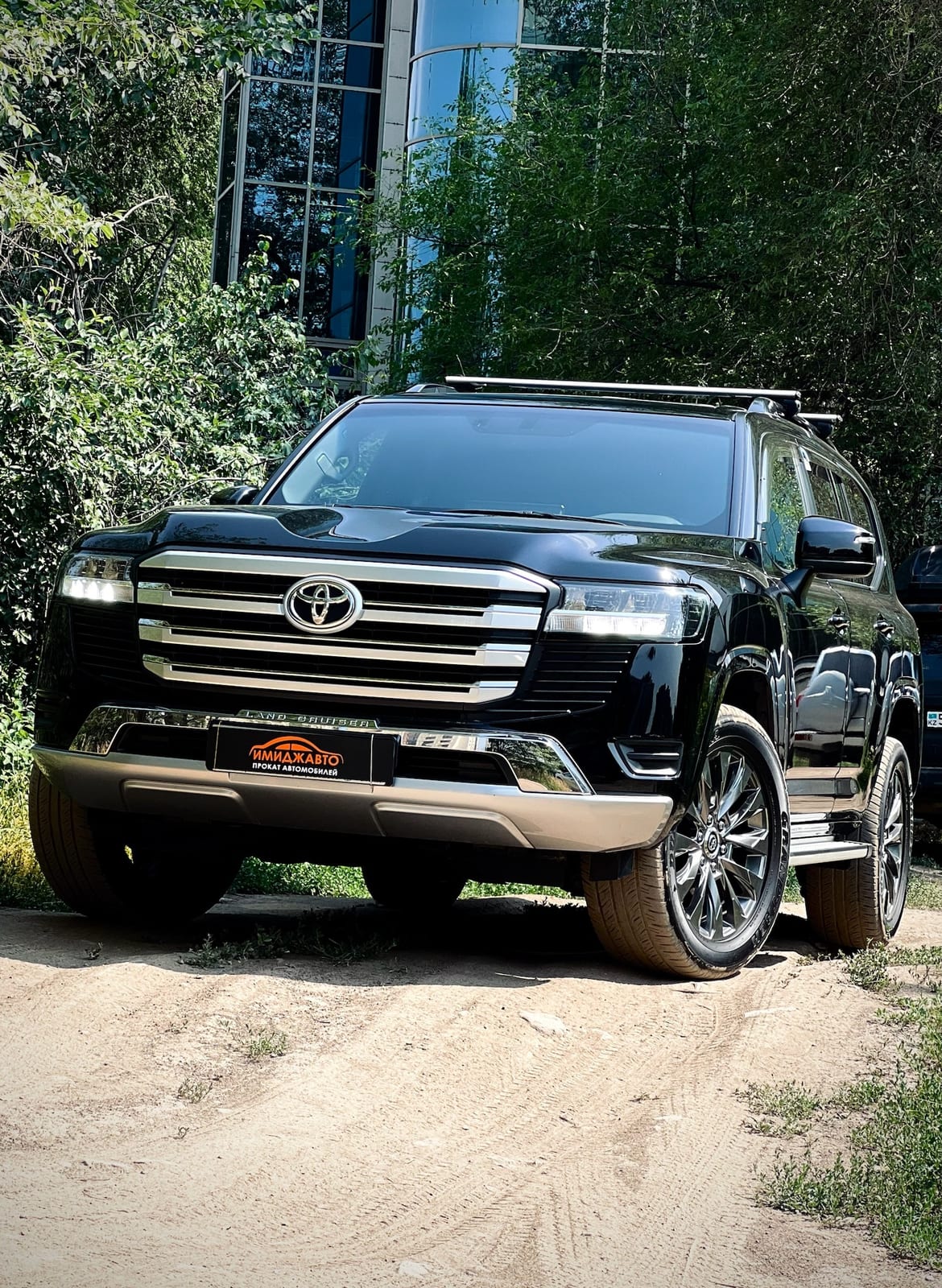 Toyota Land Cruiser 300 2022 — аренда от 200000 Br/сутки