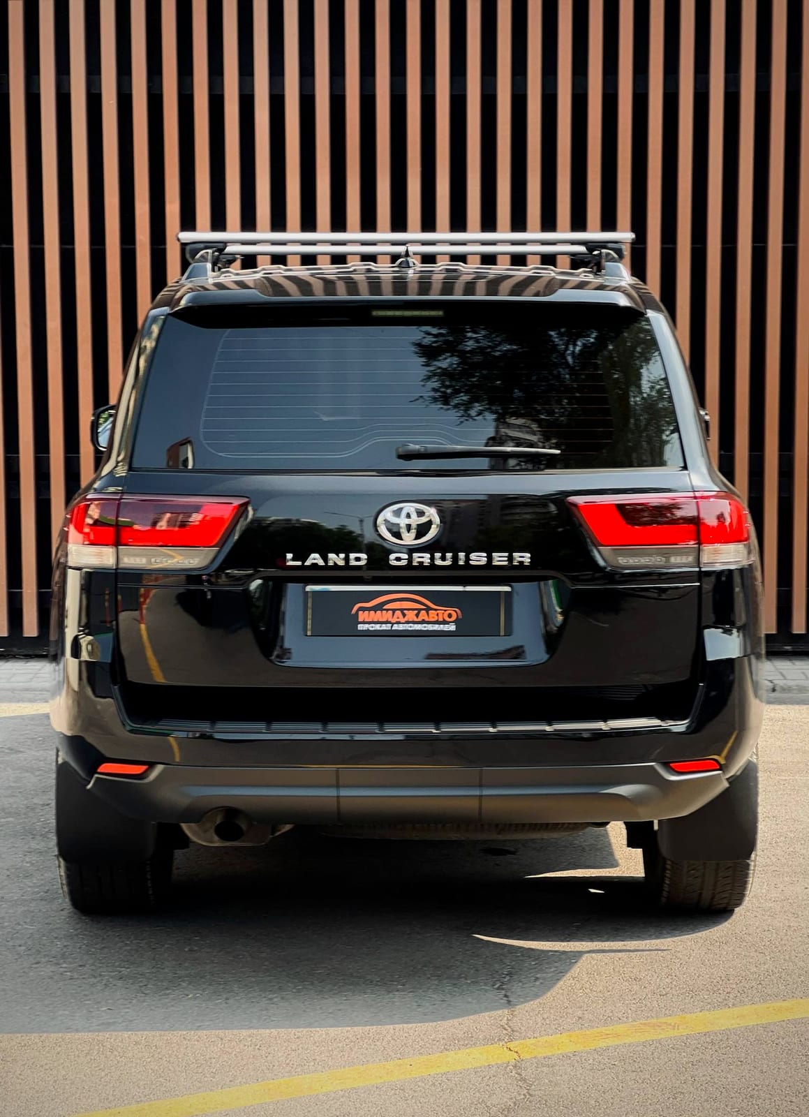 Toyota Land Cruiser 300 2022 — фото 3
