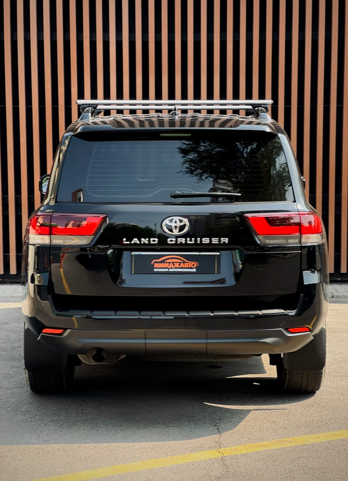 Toyota Land Cruiser 300 2022 — фото 4