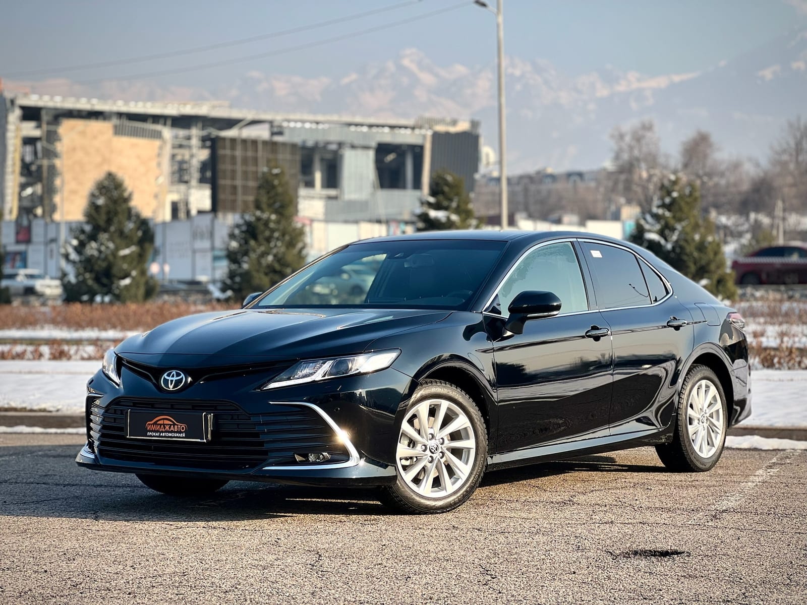 Toyota Camry 75 2023 — аренда от 45000 Br/сутки