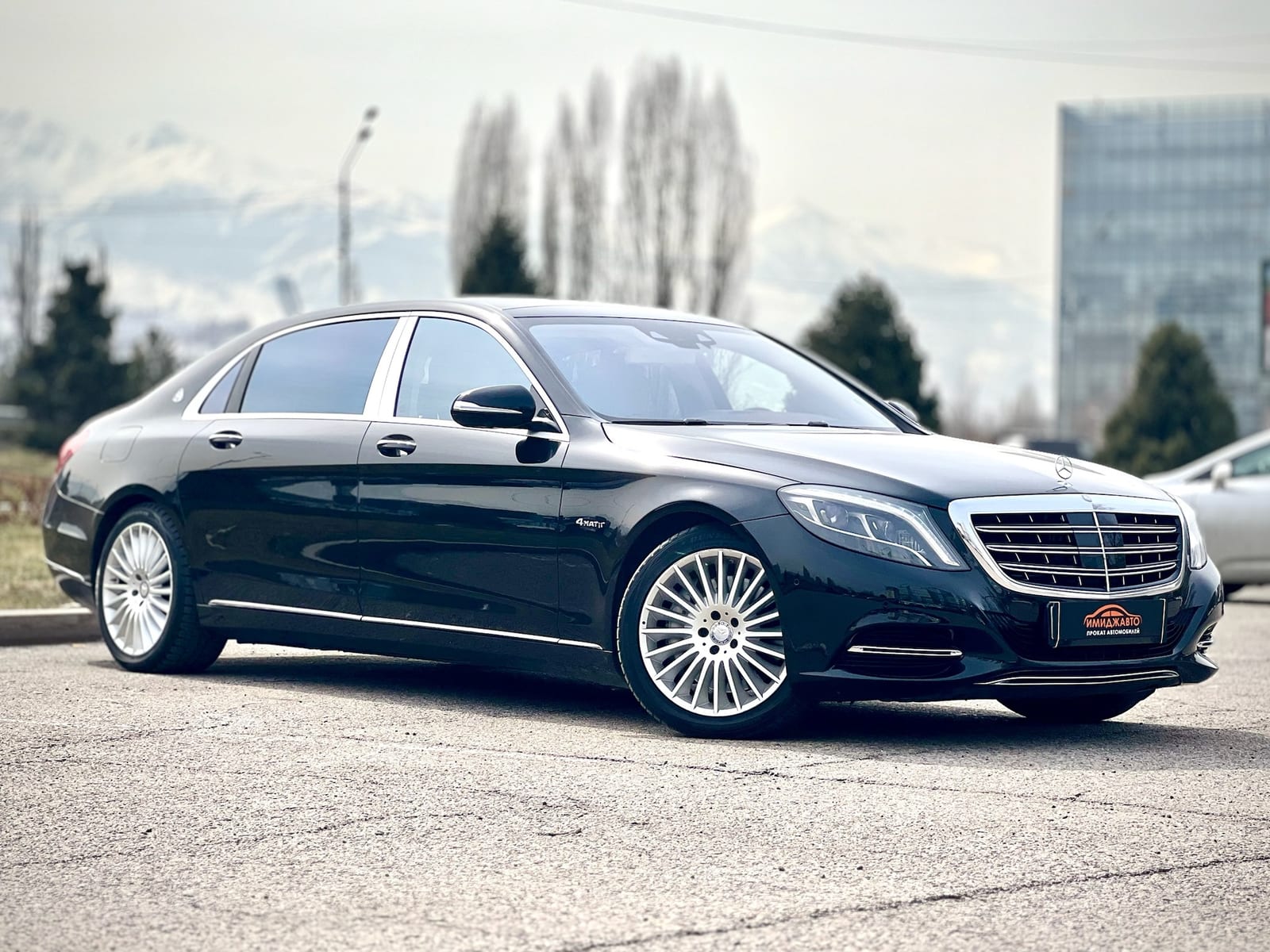 Mercedes-Benz Maybach 2015 — аренда от 170000 Br/сутки