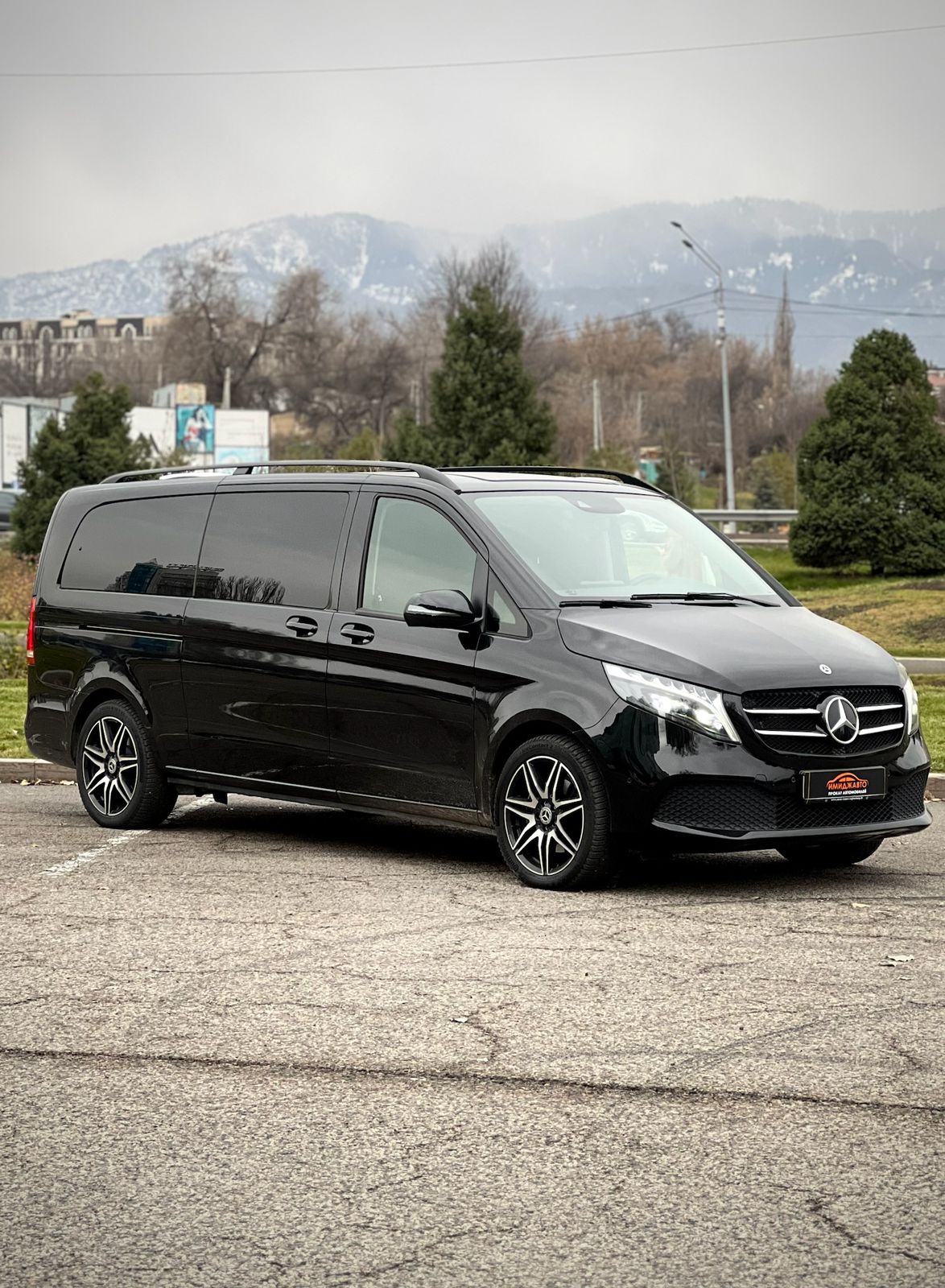 Mercedes-Benz V-Class 2023 — фото 2