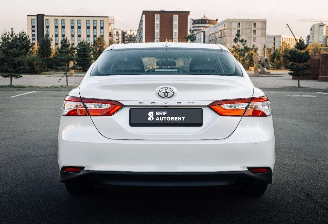 Toyota Camry 2018 — фото 3