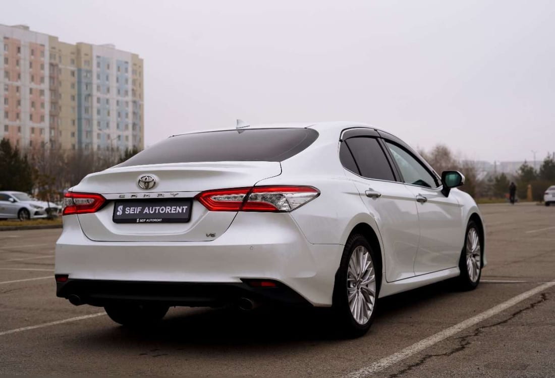 Toyota Camry 2019 — фото 3