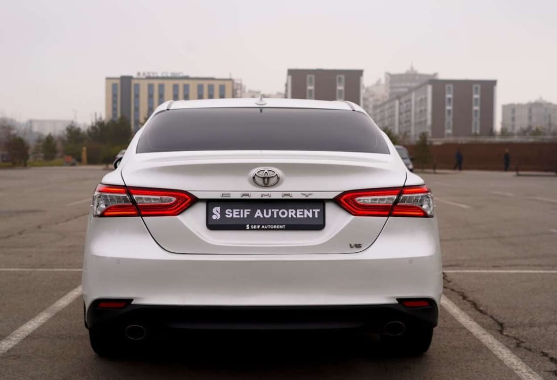 Toyota Camry 2019 — фото 4
