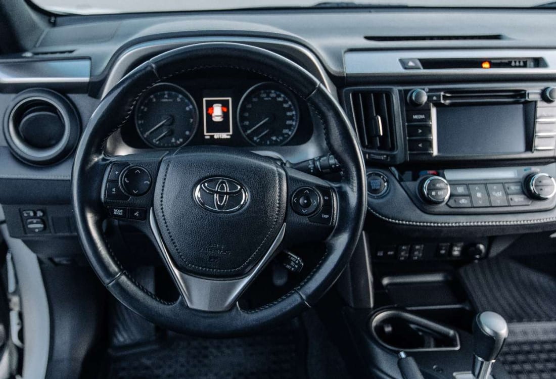 Toyota RAV4 2018 — фото 4
