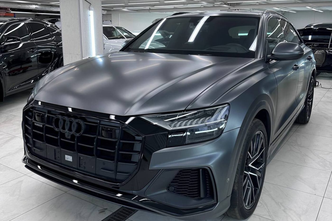 Audi Q8 2021 — аренда от 250000 Br/сутки