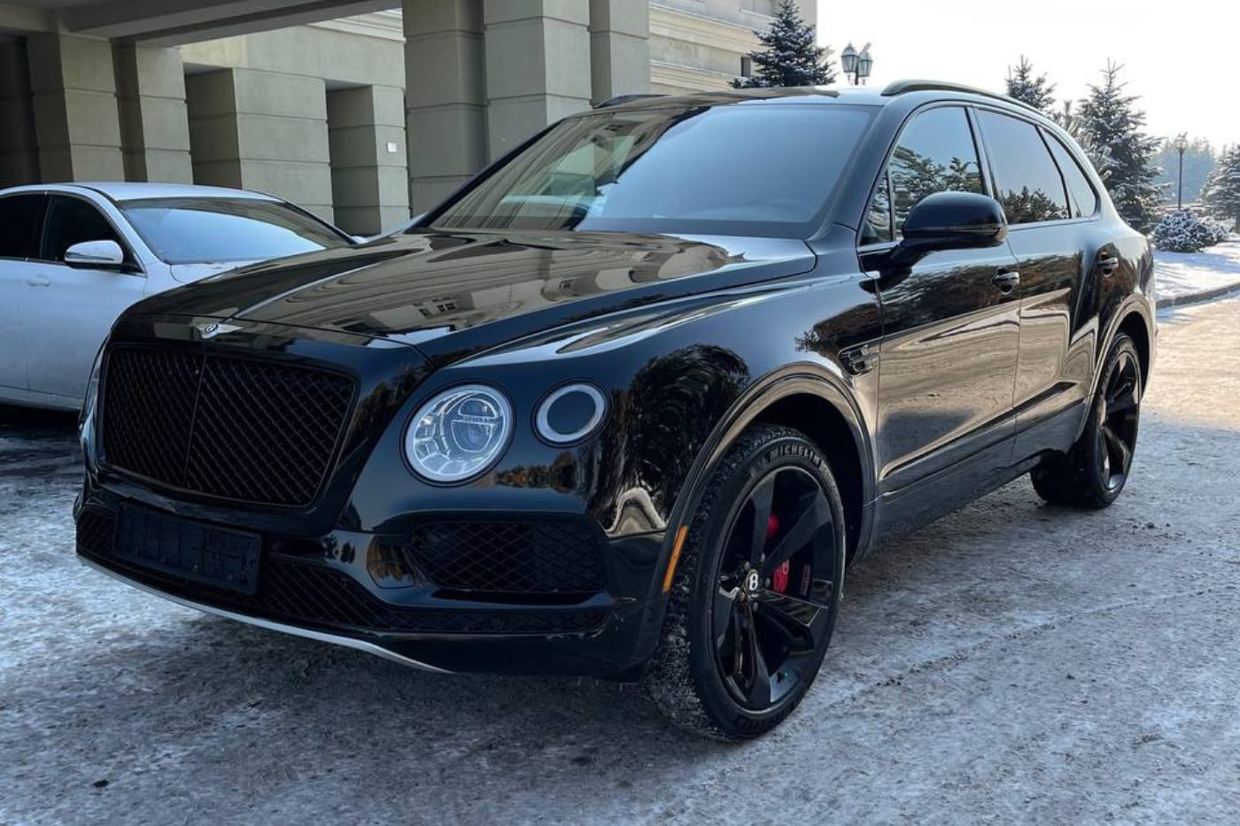 Bentley Bentayga 2019 — аренда от 300000 Br/сутки