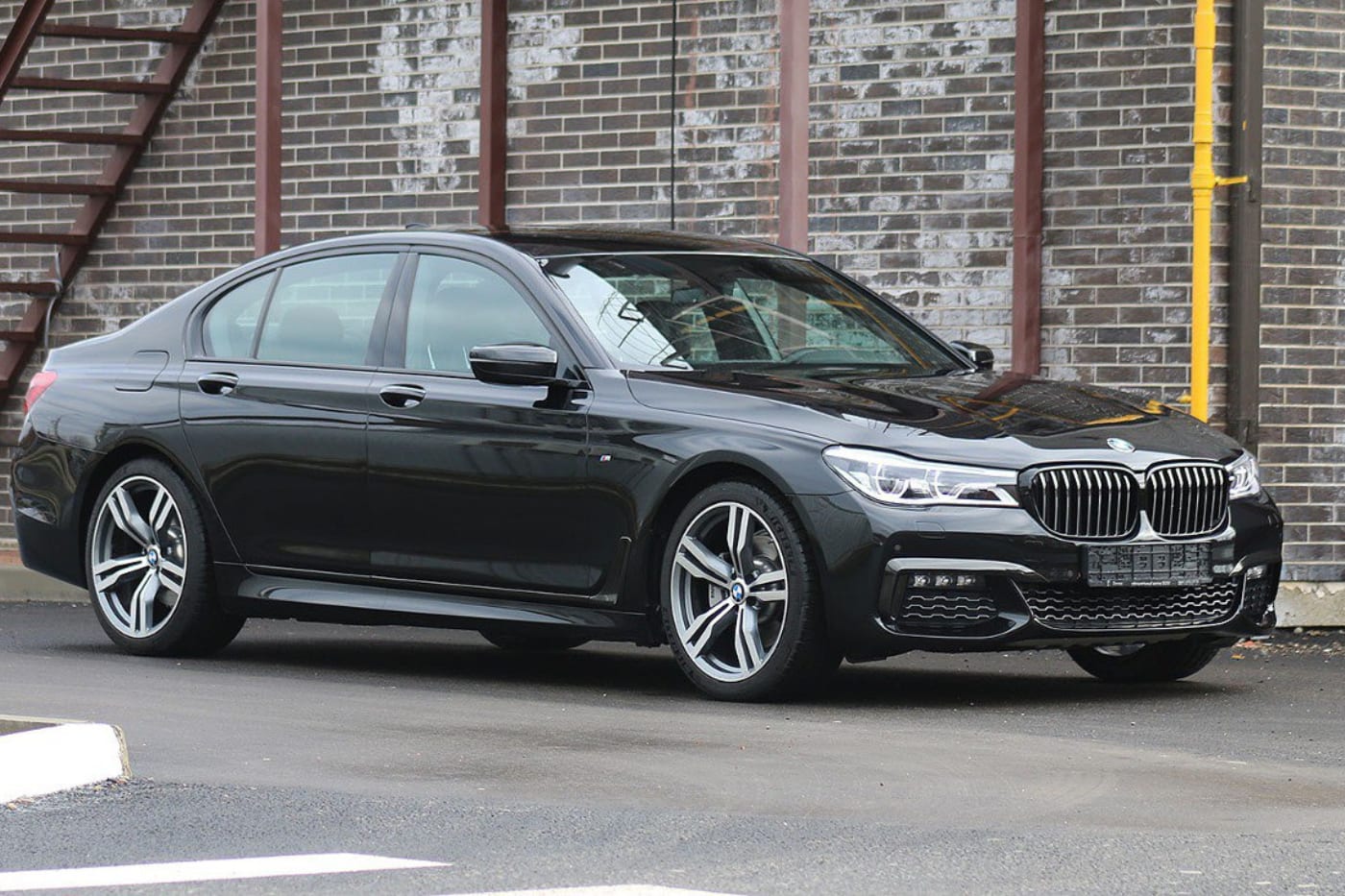 BMW 730 2019 — аренда от 120000 Br/сутки