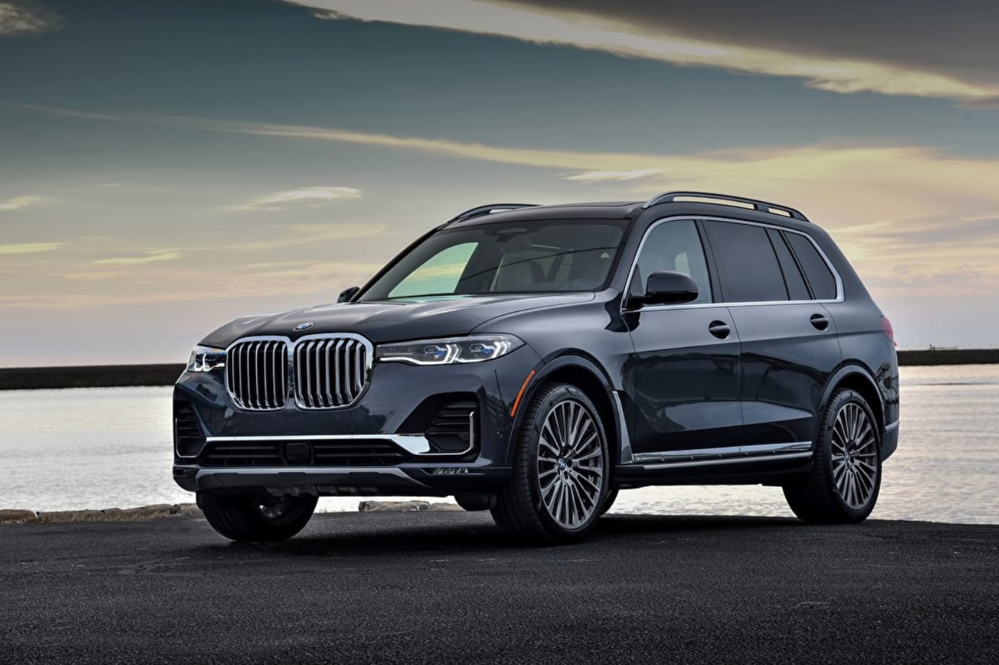 BMW X7 2023 — аренда от 250000 Br/сутки