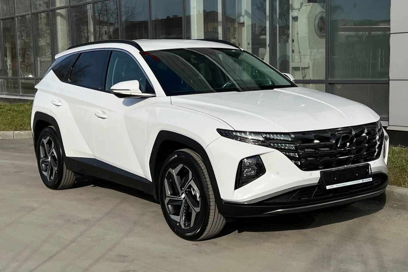 Hyundai Tucson 2023 — аренда от 37000 Br/сутки