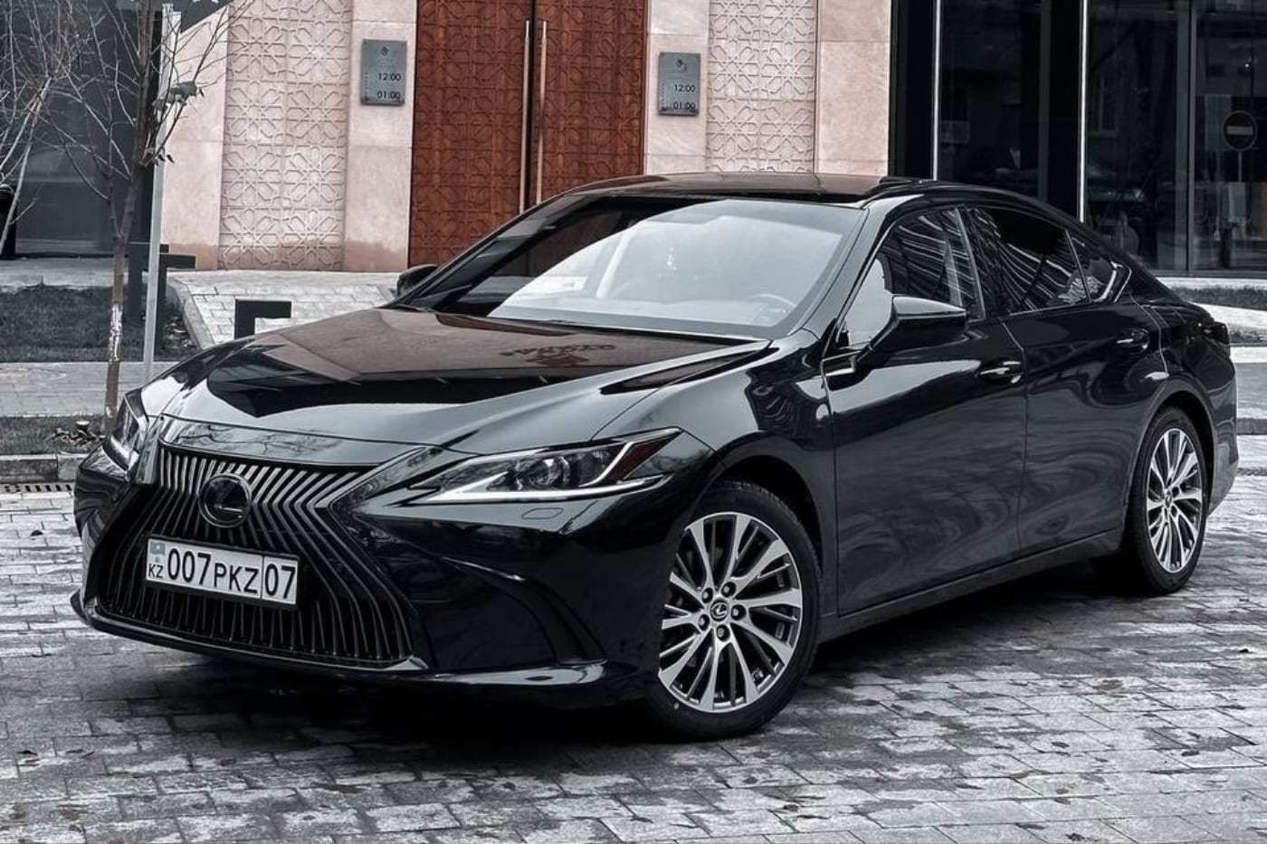 Lexus ES 250 2021 — аренда от 80000 ₸/сутки