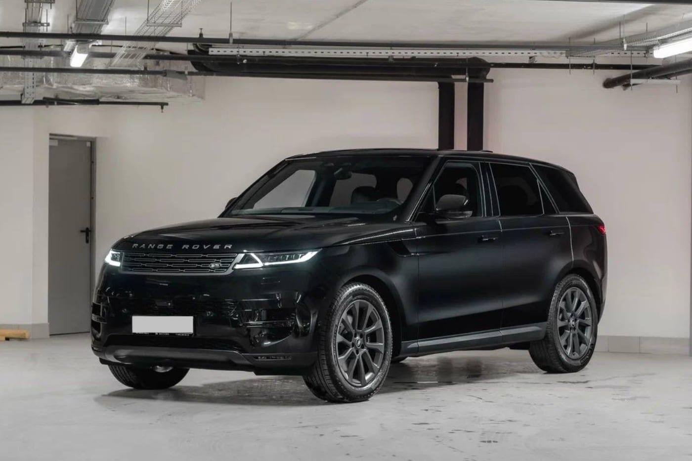 Land Rover Range Rover Sport 2024 — аренда от 400000 Br/сутки