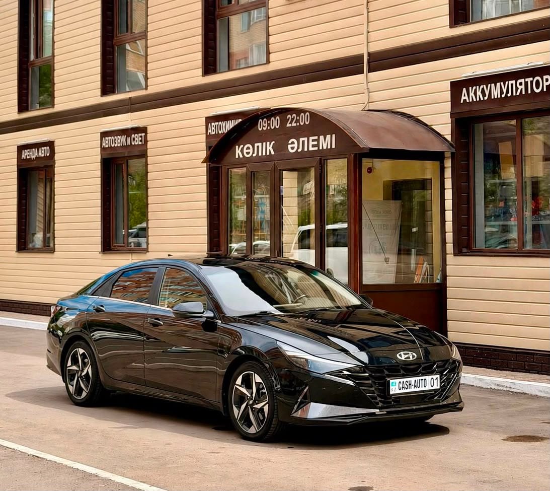 Hyundai Elantra 2023 — аренда от 27000 Br/сутки