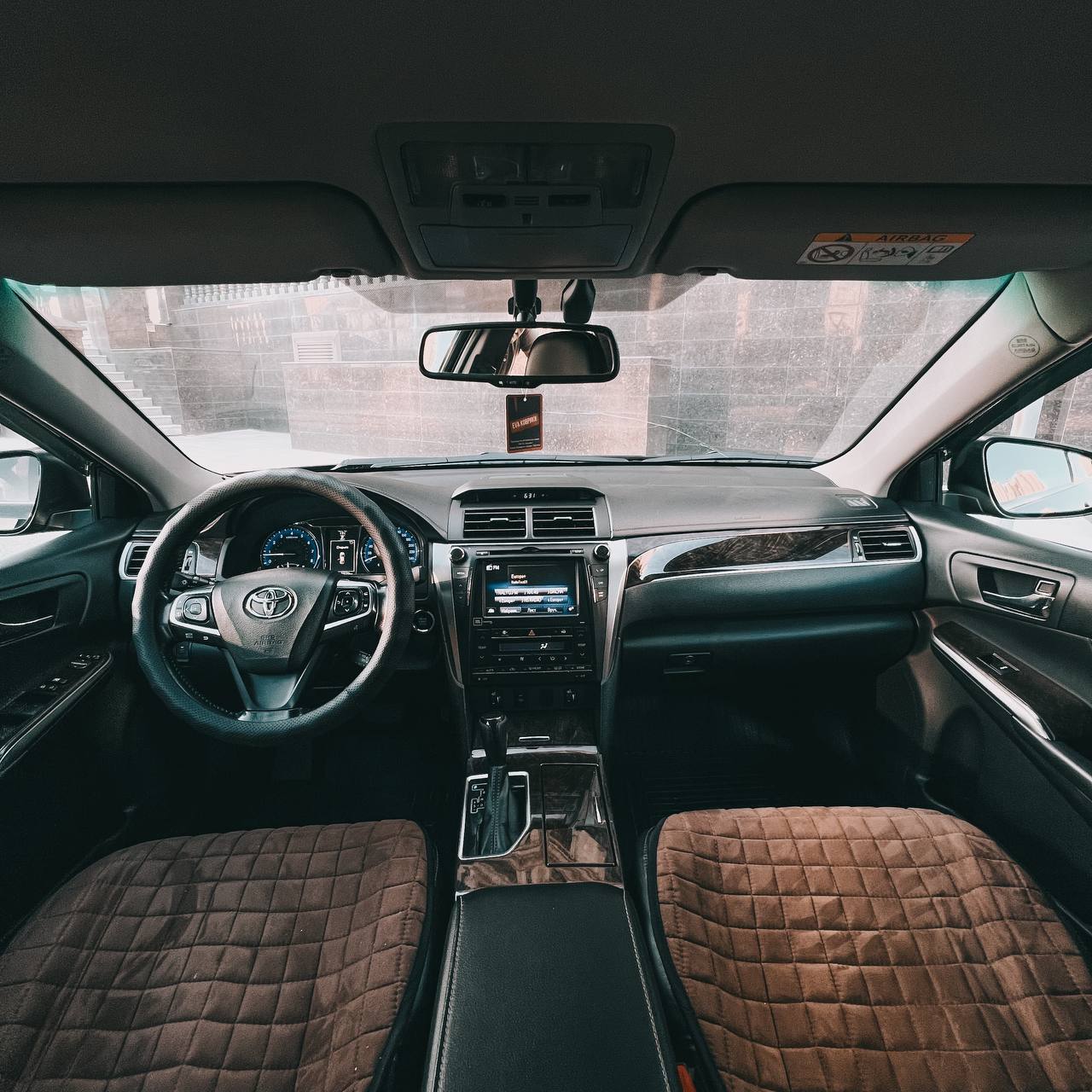 Toyota Camry 2017 — фото 3