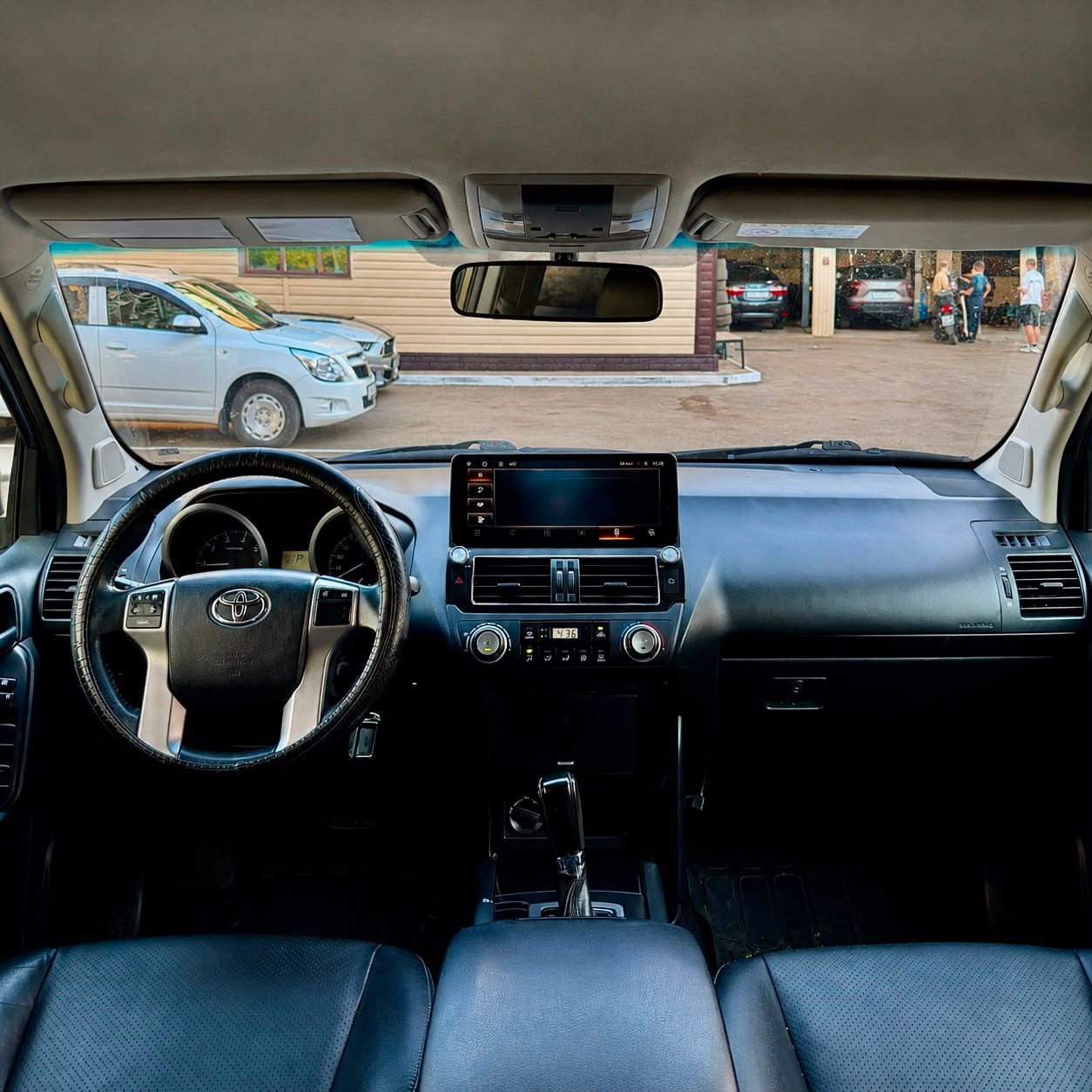 Toyota Land Cruiser Prado 2016 — фото 3