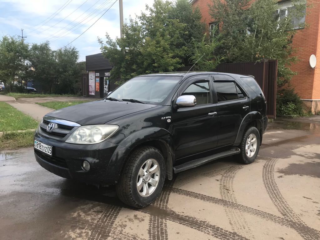 Toyota Fortuner — аренда от 16425 Br/сутки