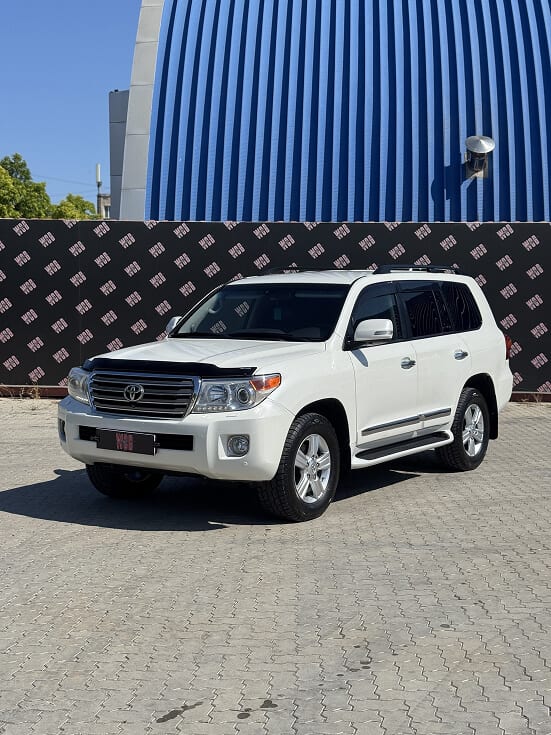Toyota Land Cruiser 200 2015 — аренда от 40000 Br/сутки