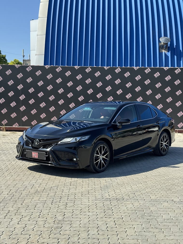 Toyota Camry 75 2021 — аренда от 35000 Br/сутки
