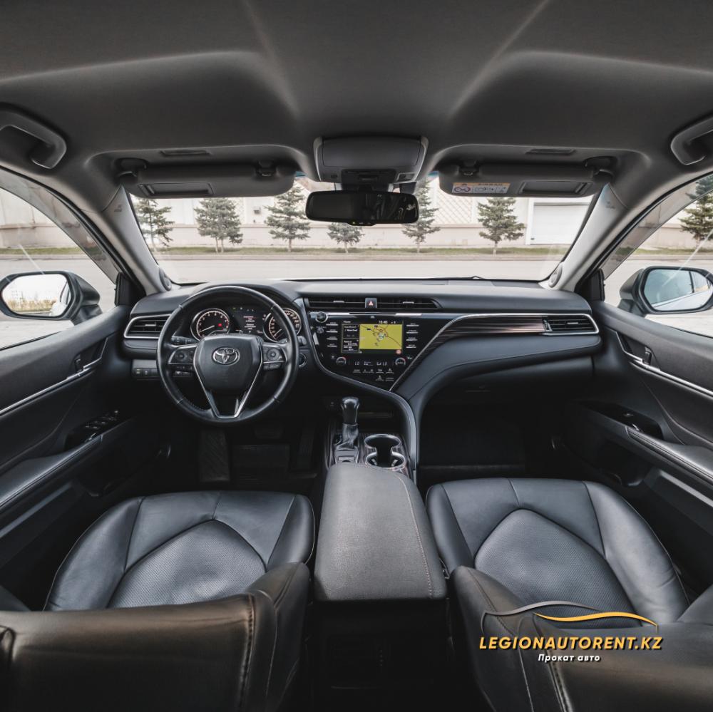 Toyota Camry XV70 — фото 3