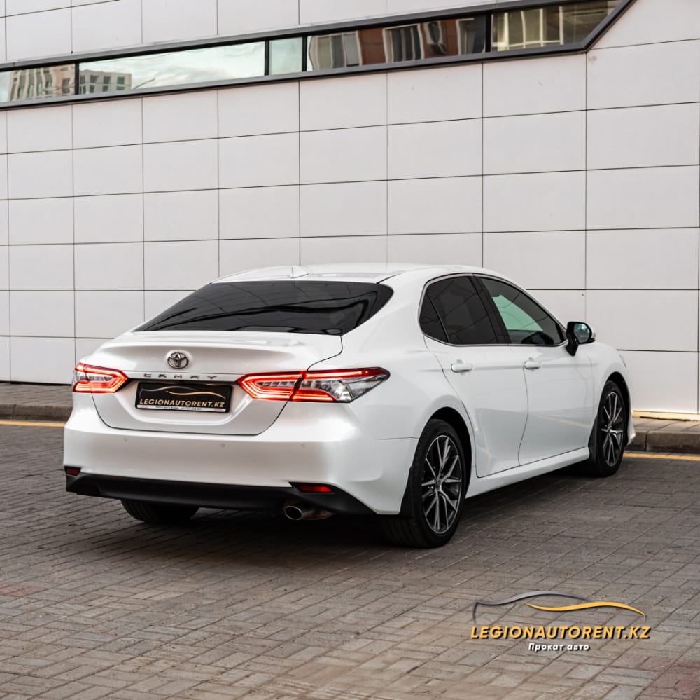 Toyota Camry XV75 — фото 2